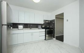 6 dormitorio piso en North York, Canadá. C$900 000