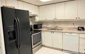 3 dormitorio piso en Scarborough, Canadá. C$694 000