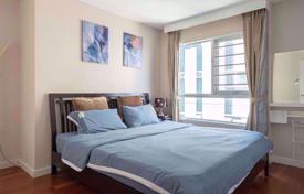 2-dormitorio apartamentos en condominio en Huai Khwang, Tailandia. $277 000