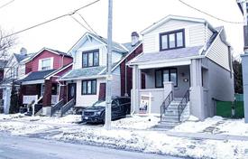 Casa de pueblo – East York, Toronto, Ontario,  Canadá. C$1 240 000