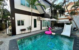 3 dormitorio villa 300 m² en Pattaya, Tailandia. $477 000
