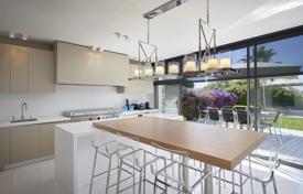 8 dormitorio chalet en Vallauris, Francia. 20 500 €  por semana