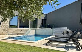 8 dormitorio casa de pueblo 200 m² en Umag, Croacia. 750 000 €