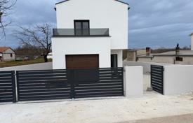 3 dormitorio casa de pueblo 200 m² en Svetvinčenat, Croacia. 420 000 €
