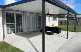 Casa de pueblo – Homestead, Florida, Estados Unidos. $675 000