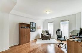 4 dormitorio adosado en North York, Canadá. C$1 619 000