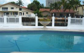 Villa – North Miami Beach, Florida, Estados Unidos. $1 950 000