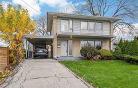 3 dormitorio casa de pueblo en Etobicoke, Canadá. C$1 678 000