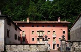 Villa – Belluno, Véneto, Italia. 900 000 €