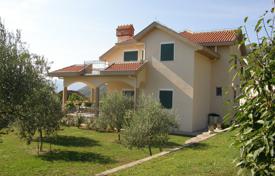 4 dormitorio casa de pueblo 157 m² en Kavač, Montenegro. 685 000 €