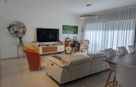 4 dormitorio piso 108 m² en Tel Aviv, Israel. $1 073 000