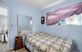3 dormitorio casa de pueblo 94 m² en Miami, Estados Unidos. $310 000