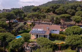 4 dormitorio casa de pueblo 307 m² en Cabrils, España. 938 000 €