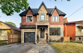 Casa de pueblo – Etobicoke, Toronto, Ontario,  Canadá. C$2 031 000