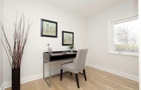 4 dormitorio casa de pueblo en North York, Canadá. C$2 051 000