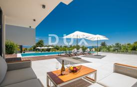 6 dormitorio casa de pueblo 309 m² en Veprinac, Croacia. 990 000 €
