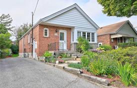 Casa de pueblo – East York, Toronto, Ontario,  Canadá. C$1 341 000