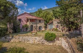 16 dormitorio finca rústica 398 m² en Tuoro Sul Trasimeno, Italia. 990 000 €